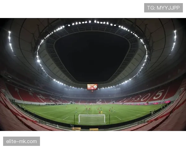 西甲新赛季点燃激情！阿方索·佩雷斯球场迎球迷热潮